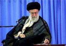 صاحبان اندیشه، دارندگان رسانه‌ها و مسئولان وظیفه خود در ترویج نماز را ادا کنند