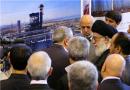 رهبر انقلاب در یکی از کارخانه‌های صنعتی با کارگران دیدار کردند