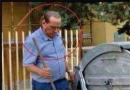 برلوسکونی درحال «جاروکشی»